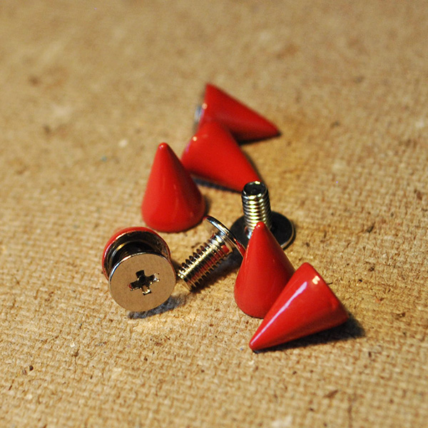 Szegecs - Piros Tuske 9,5 mm