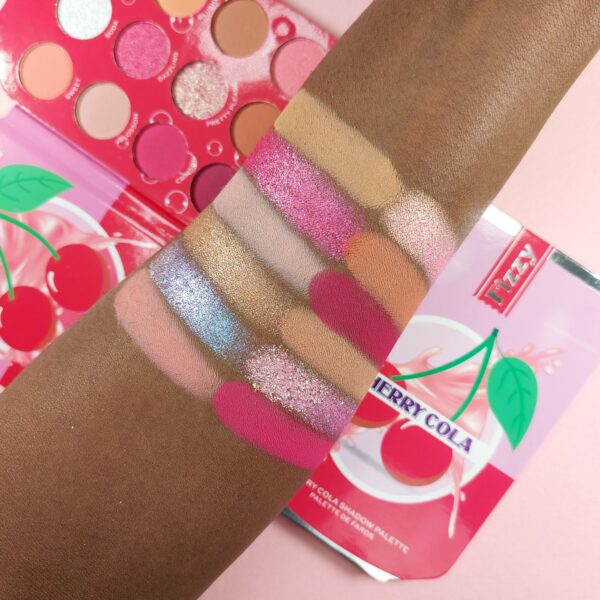 I Heart Revolution Cherry Cola Shadow Paletta - Image 3