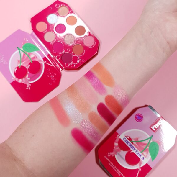 I Heart Revolution Cherry Cola Shadow Paletta - Image 4