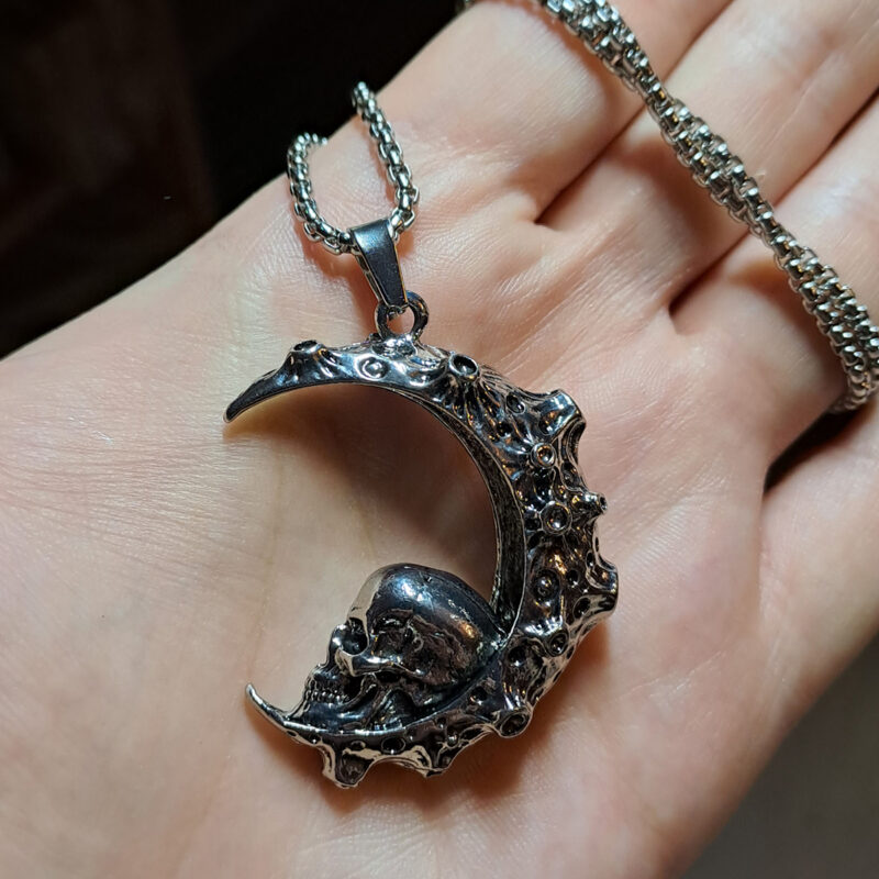 Moon skull nagymedálos nyaklánc