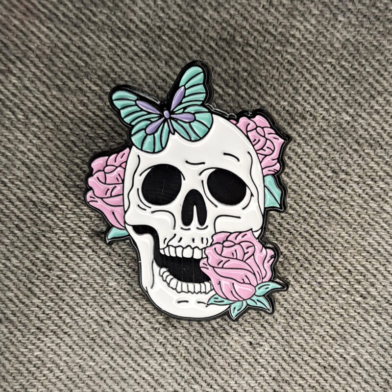 Garden skull kitűző