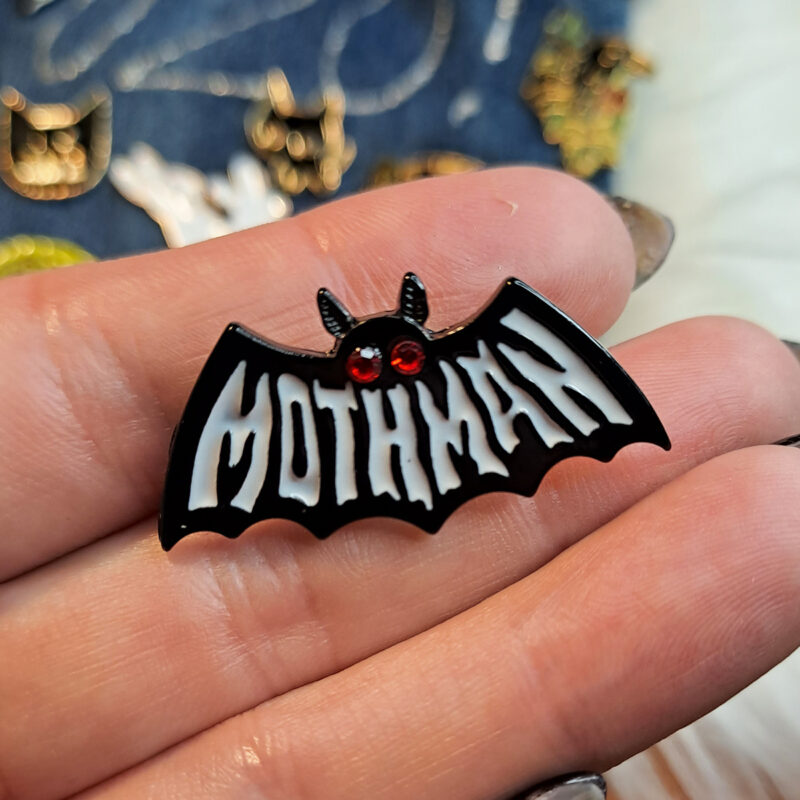 Mothman kitűző