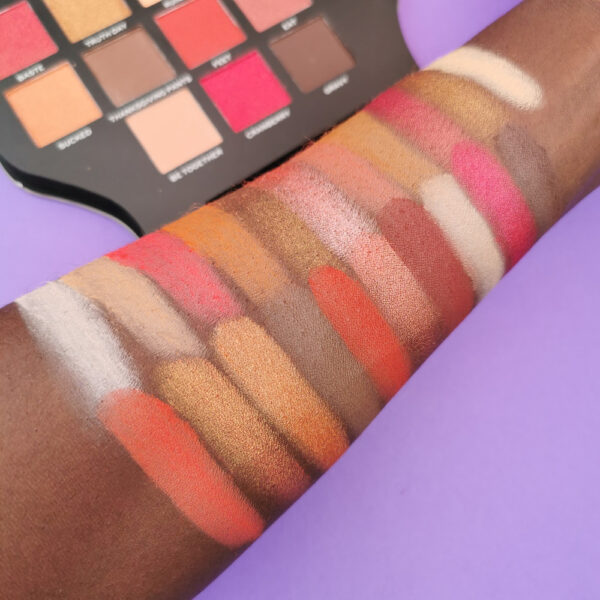 Revolution X Friends You Love Me Eyeshadow Palette - szemhéjpúder paletta - Image 5